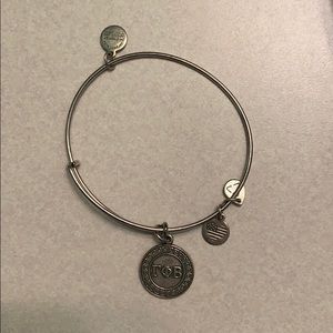 Gamma Phi Beta Alex and Ani